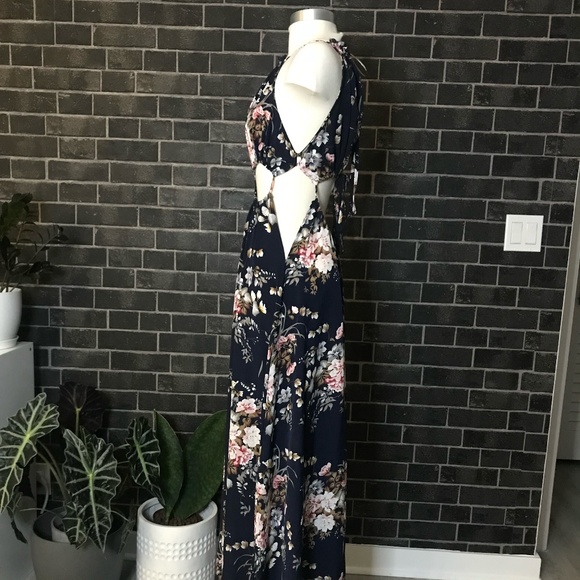 Crisscross Cut Out Front Tie Back Floral Halter Dress - Picture 3 of 16